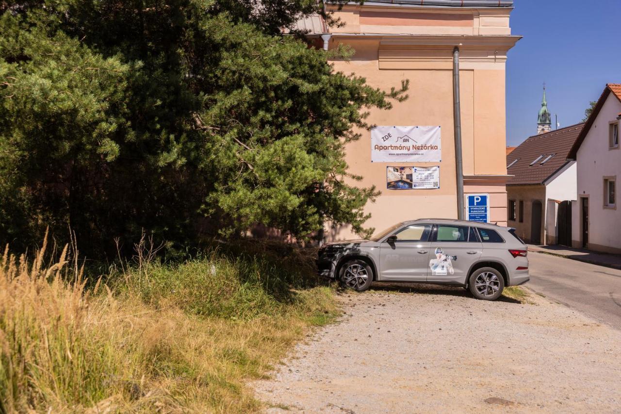 Apartmany Nezarka A Privatni Wellness Jindřichův Hradec Extérieur photo