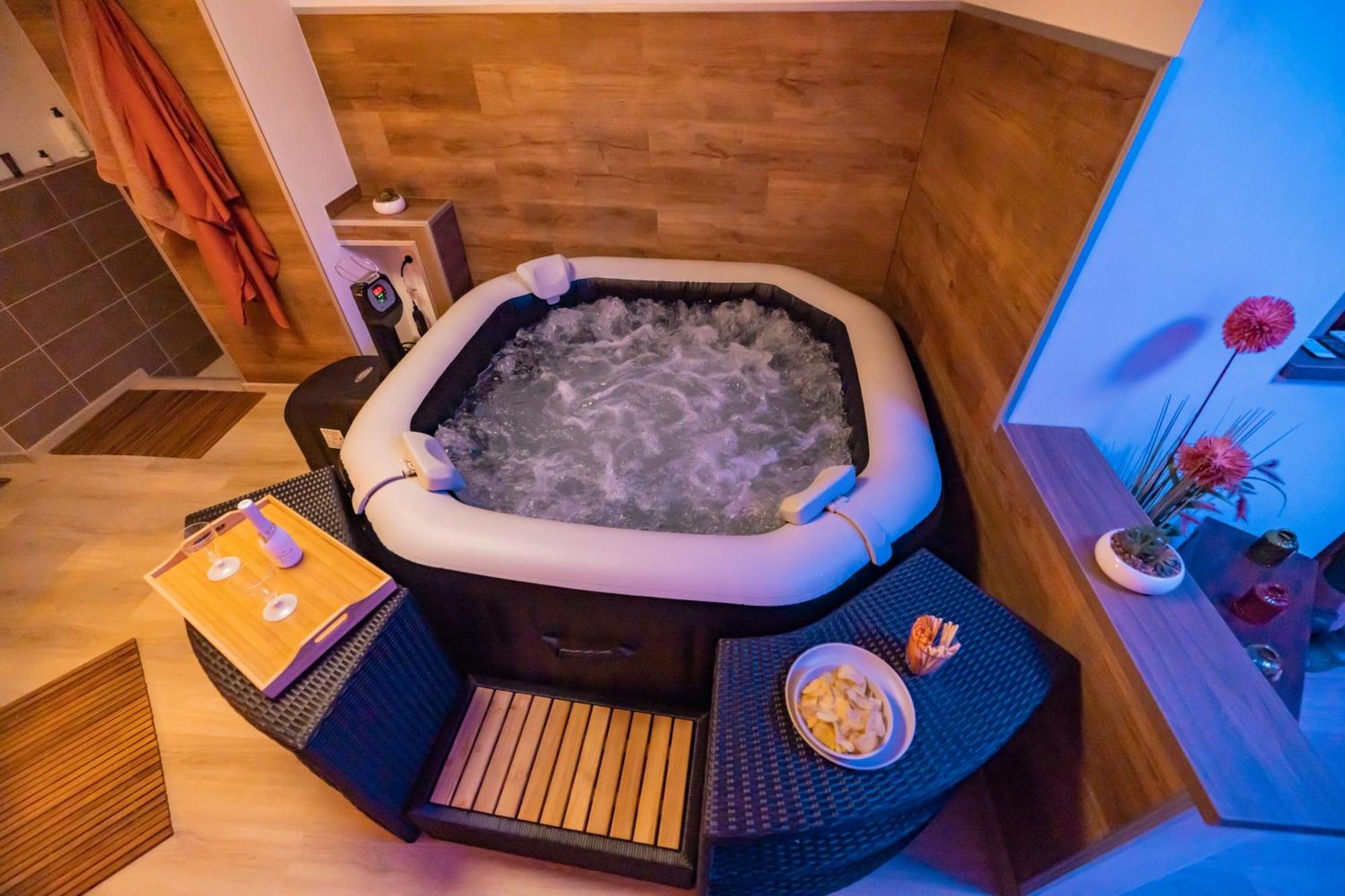 Apartmany Nezarka A Privatni Wellness Jindřichův Hradec Extérieur photo